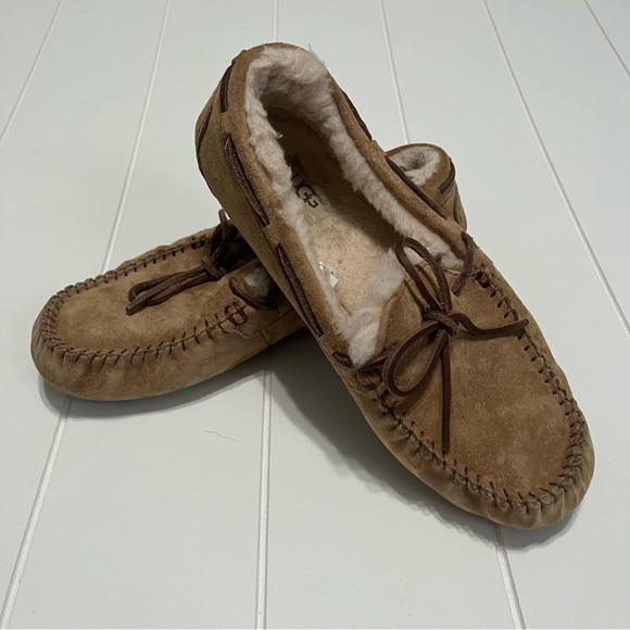 UGG Dakota Suede Leather Wool Moccasin Women's sz 9 - Picture 1 of 7